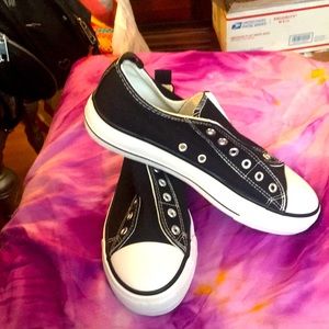 Brand new size 9 platform slide on sneaker